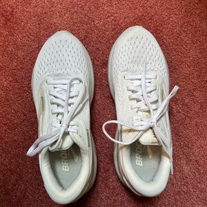 Brooks Women’s Adrenaline GTS 24